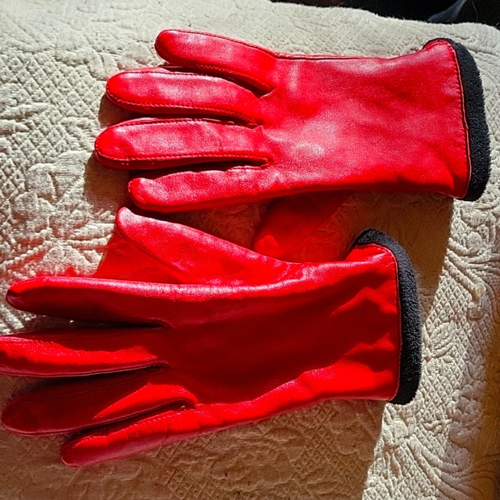 Charter Club Red Leather Gloves with Black Faux Fur Lining- Large- Like new